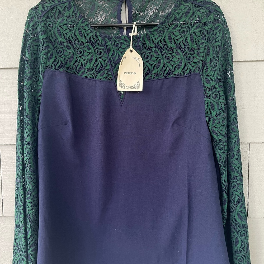NWT Entro Navy Blouse with Forest Green Lace Yoke and Sleeves M